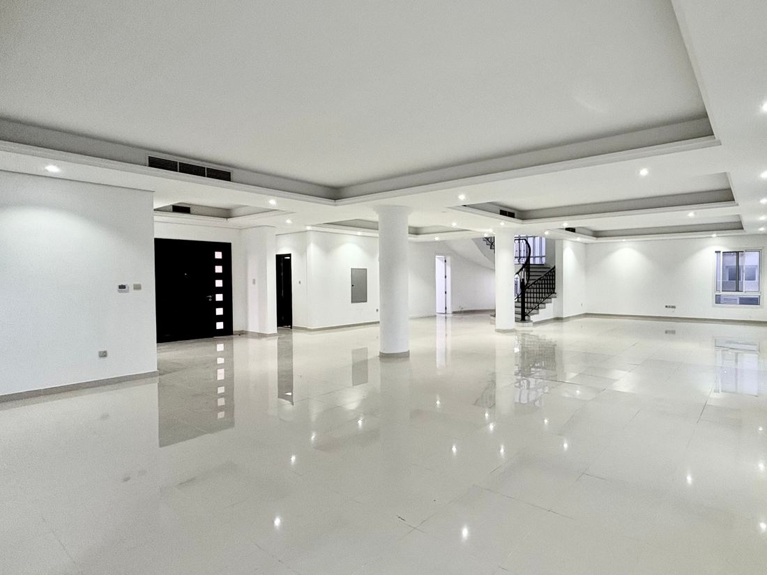 6 Beds Villa photo 2