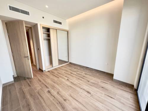 3 Beds Apartment photo 10