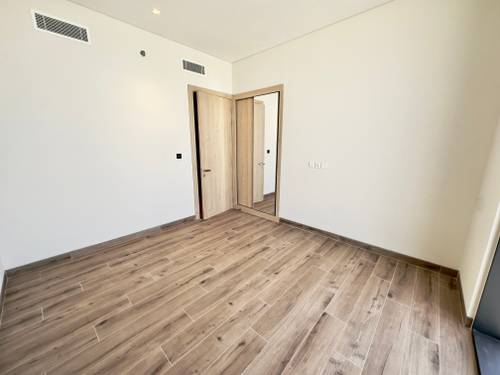 3 Beds Apartment photo 13