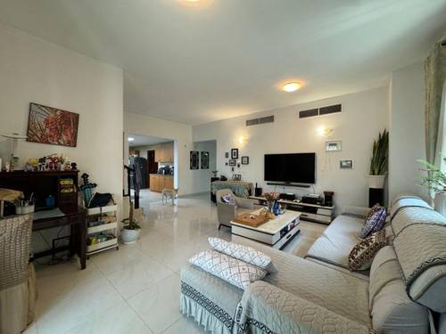 5 Beds Semi-Detached photo 12