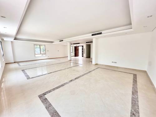 6 Beds Villa photo 4