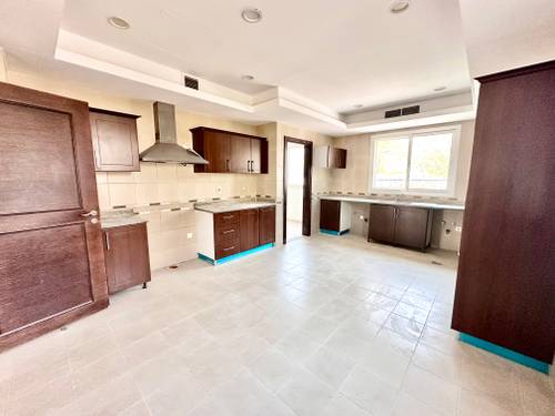 6 Beds Villa photo 7