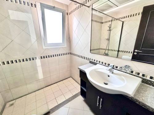 6 Beds Villa photo 20