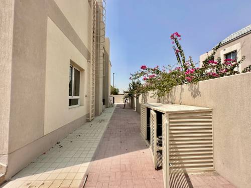 6 Beds Villa photo 26