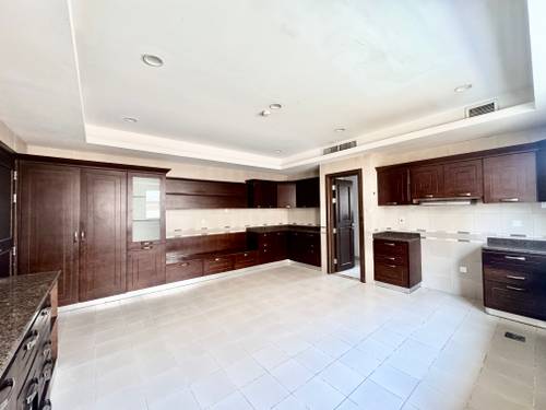 6 Beds Villa photo 25