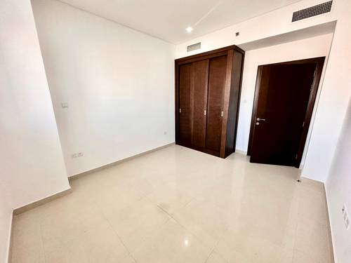 3 Beds Apartment photo 15