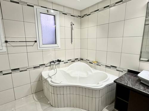 6 Beds Villa photo 29