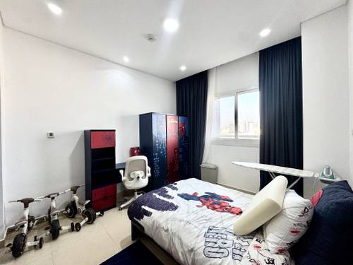 3 Beds Apartment photo 23