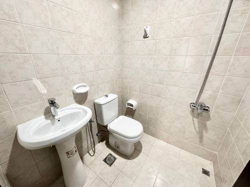 3 Beds Apartment photo 18