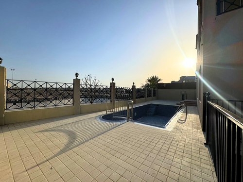 6 Beds Villa photo 10