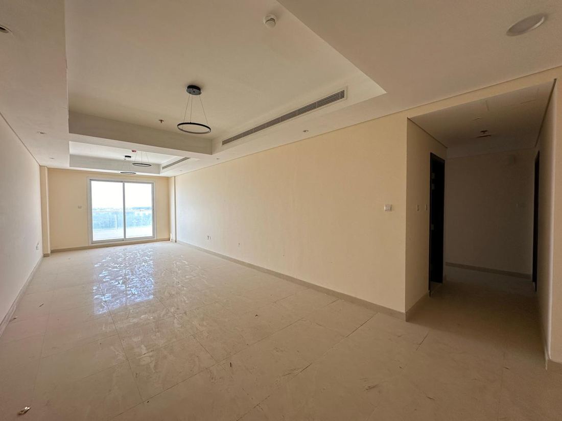 3 Beds Apartment photo 2