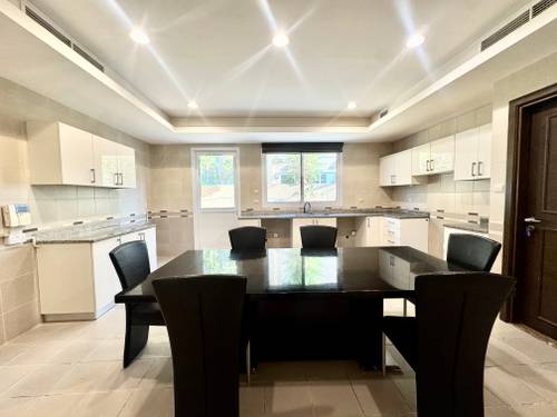 6 Beds Villa photo 9