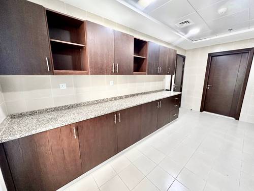 3 Beds Apartment photo 6