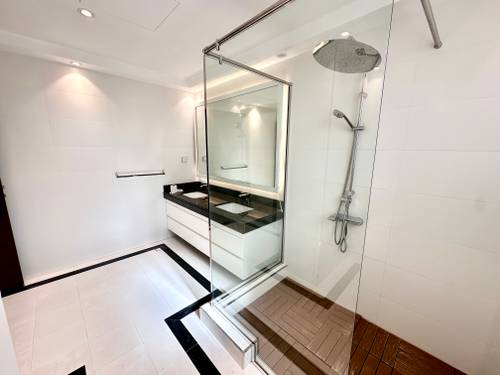 4 Beds Villa photo 45