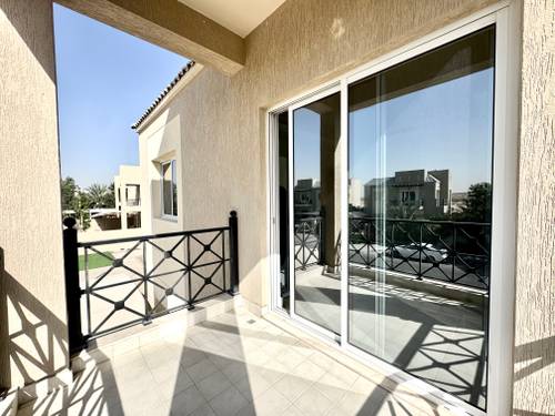 4 Beds Villa photo 35