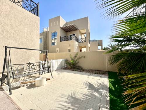 4 Beds Villa photo 4