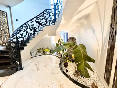 6 Beds Villa photo 12